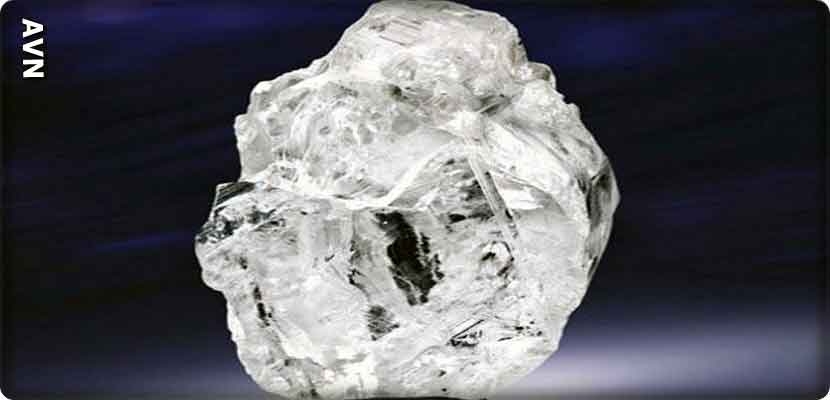 مرّ عامان تقريباً منذ أن تم اكتشاف الحجر الكريم  "ليسيدي لا رونا"ولا يوجد مشتري