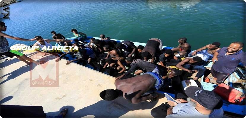 قدرت جمعية المنتدى التونسي للحقوق الاقتصادية والاجتماعية أن عدد من كانوا على ظهر المركب بين "80 و100" شخص